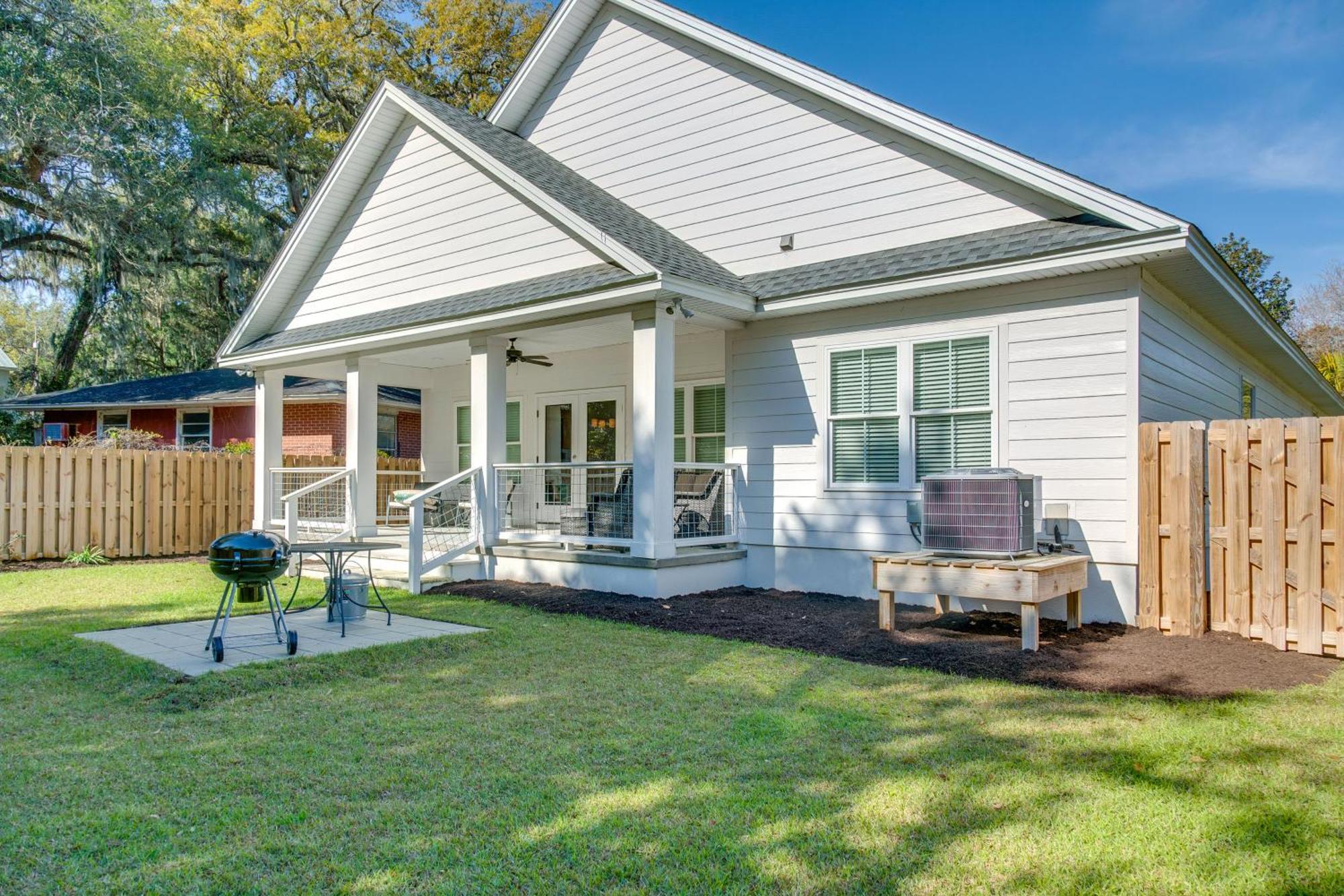 Chic St Simons Island Vacation Rental With Backyard St. Simons Island Exterior photo